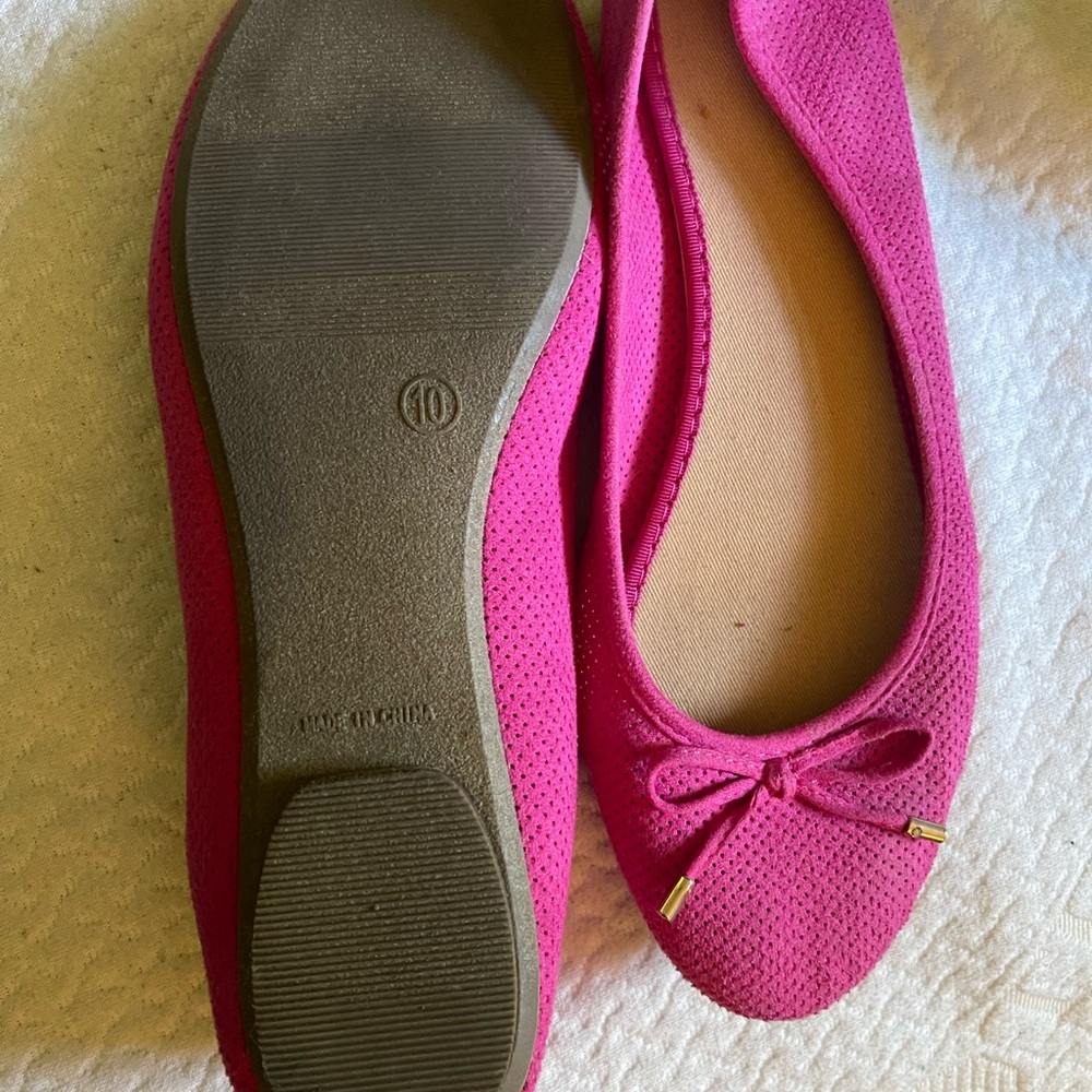 Pink flats with tie bow size 10. Hardly worn